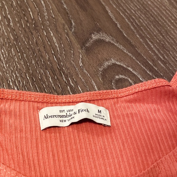 A&F bell sleeved bodysuit in M - Picture 3 of 4